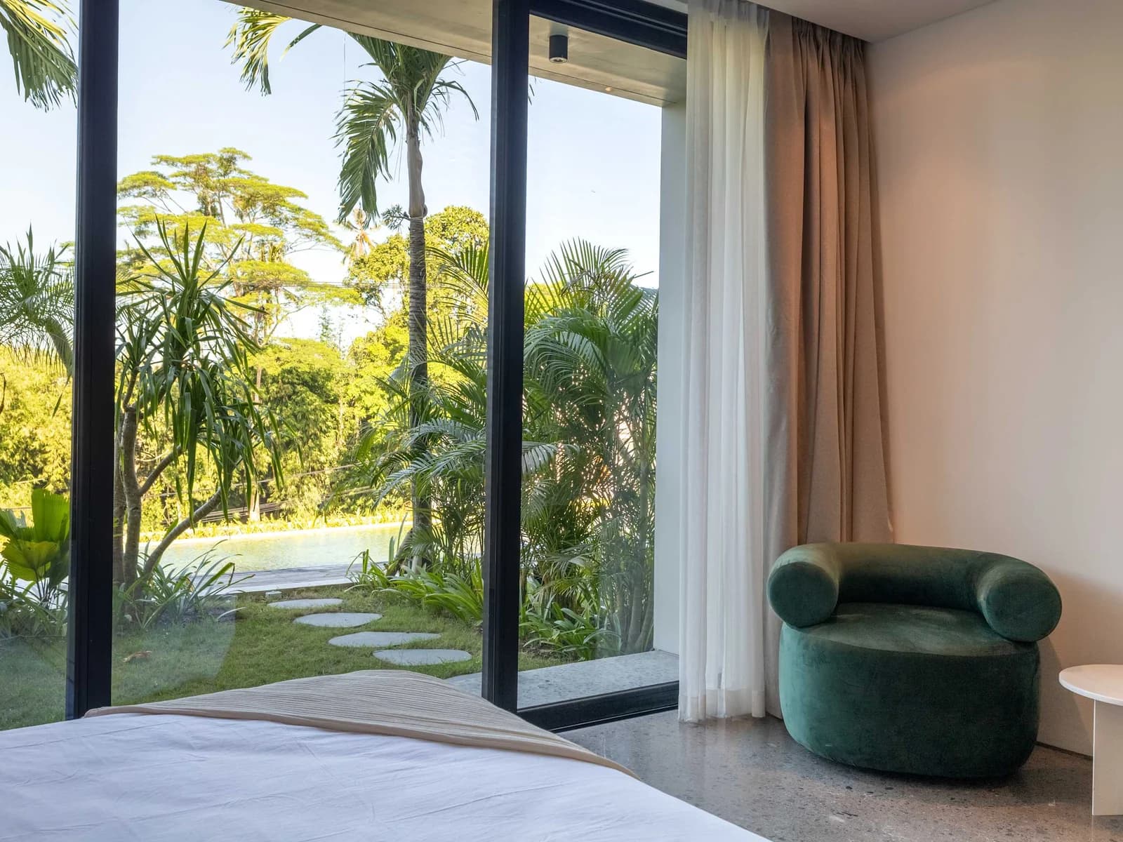 Ecoverse Studio T2 Pool View
