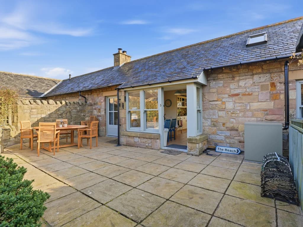 5 Courtyard Cottages