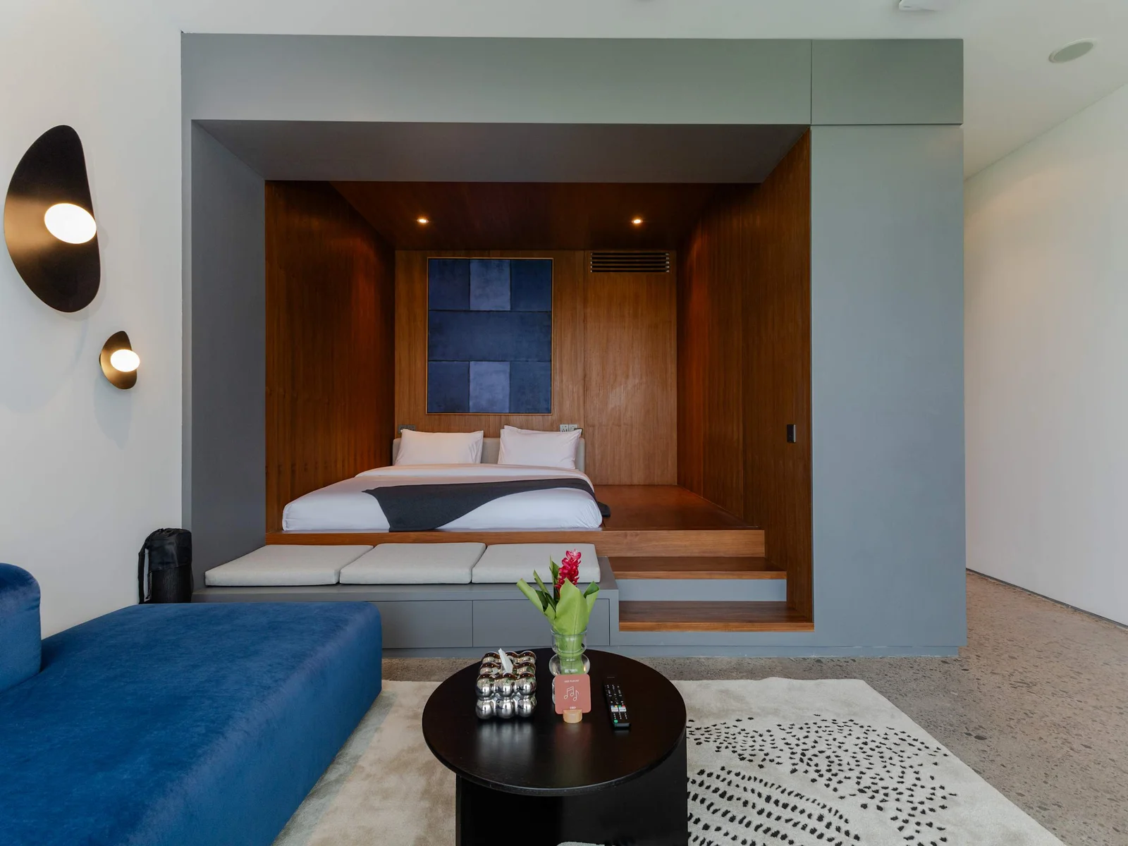 Ecoverse Studio T1