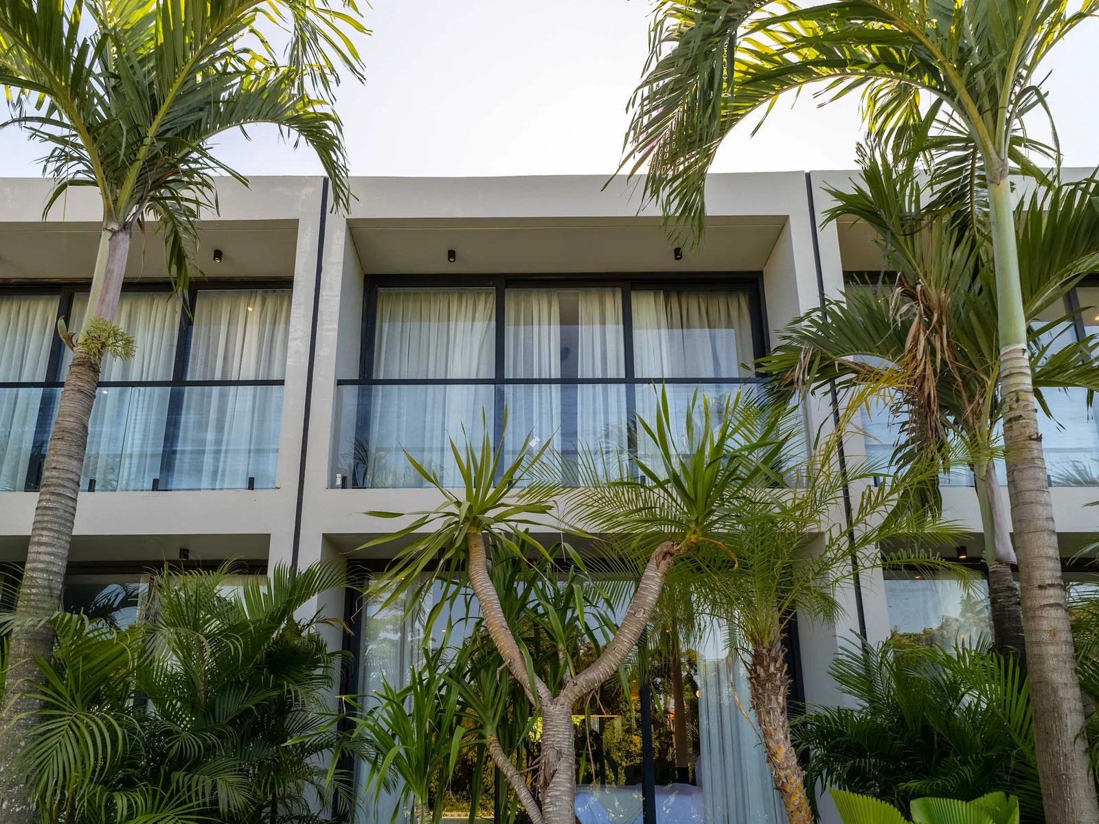 Ecoverse Studio T2 Pool View