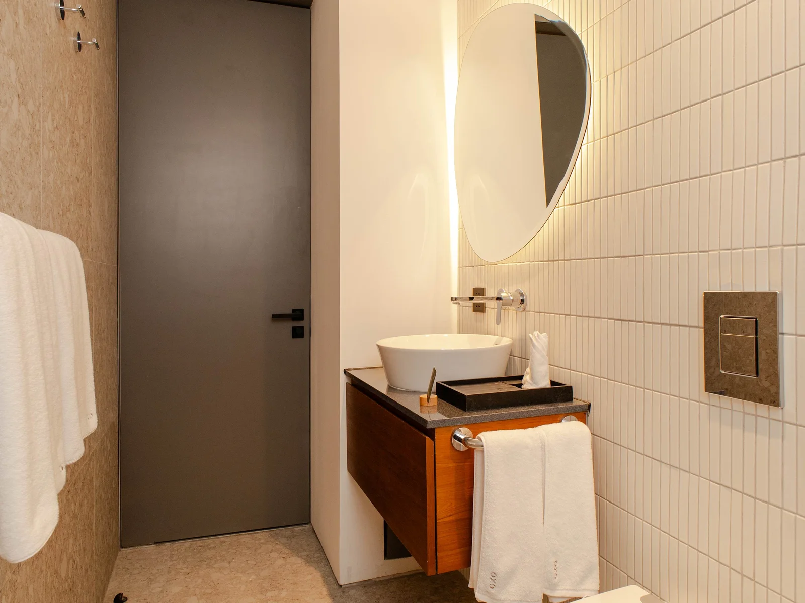 Ecoverse Studio T1