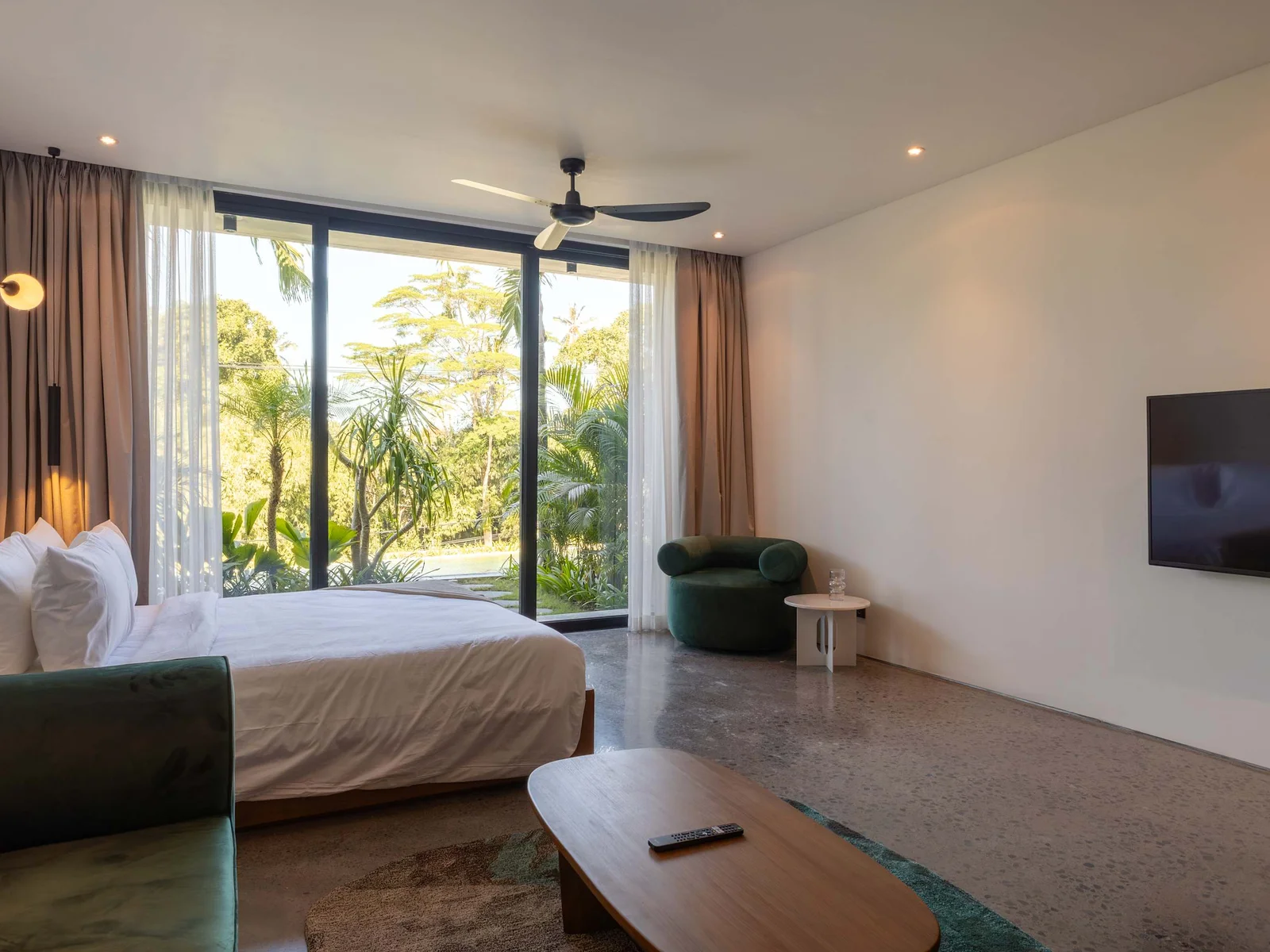 Ecoverse Studio T2 Pool View