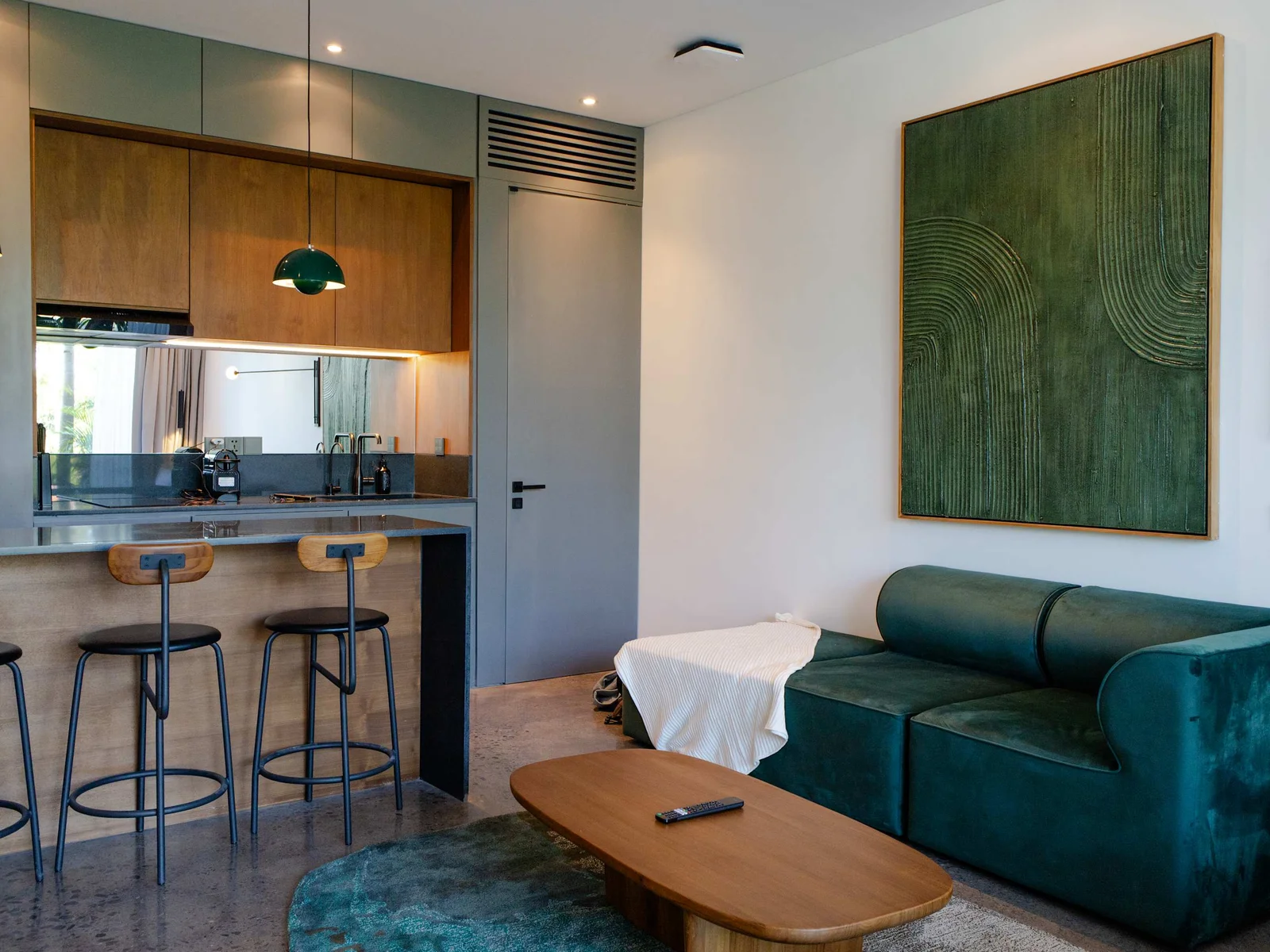 Ecoverse Studio T2 Pool View