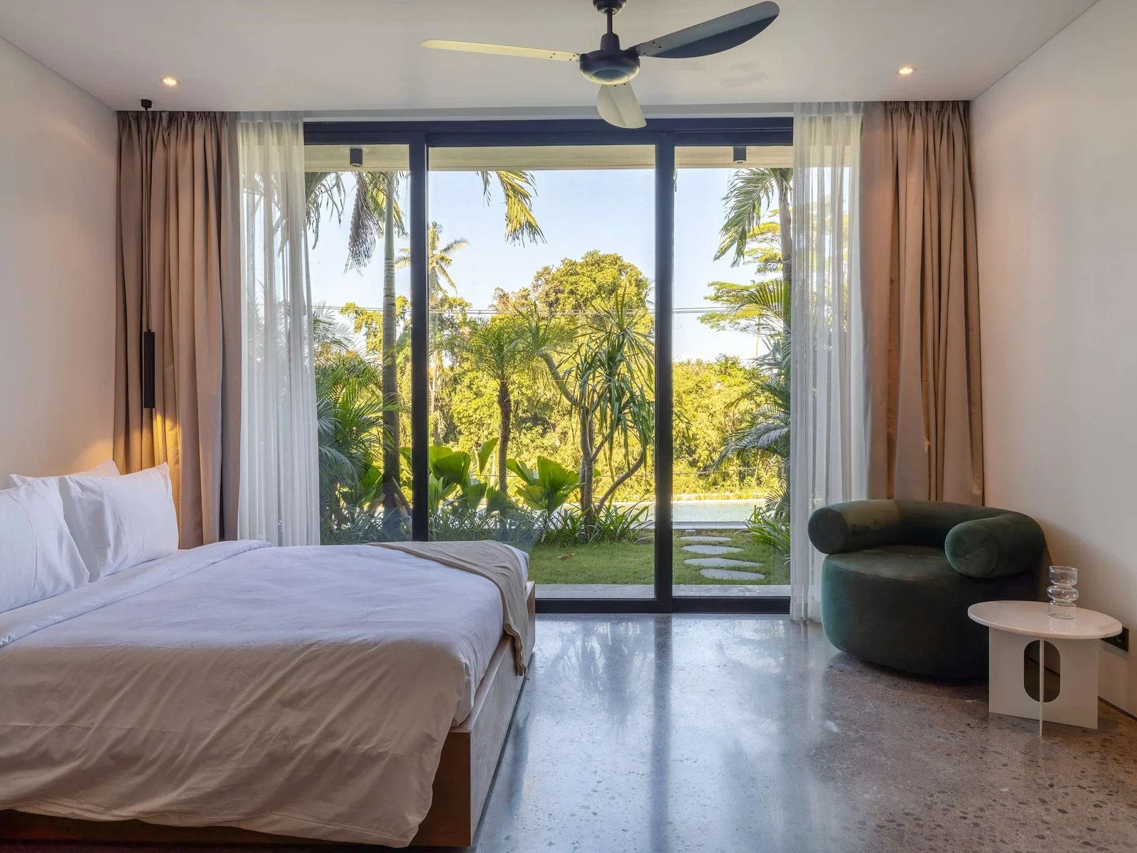 Ecoverse Studio T2 Pool View