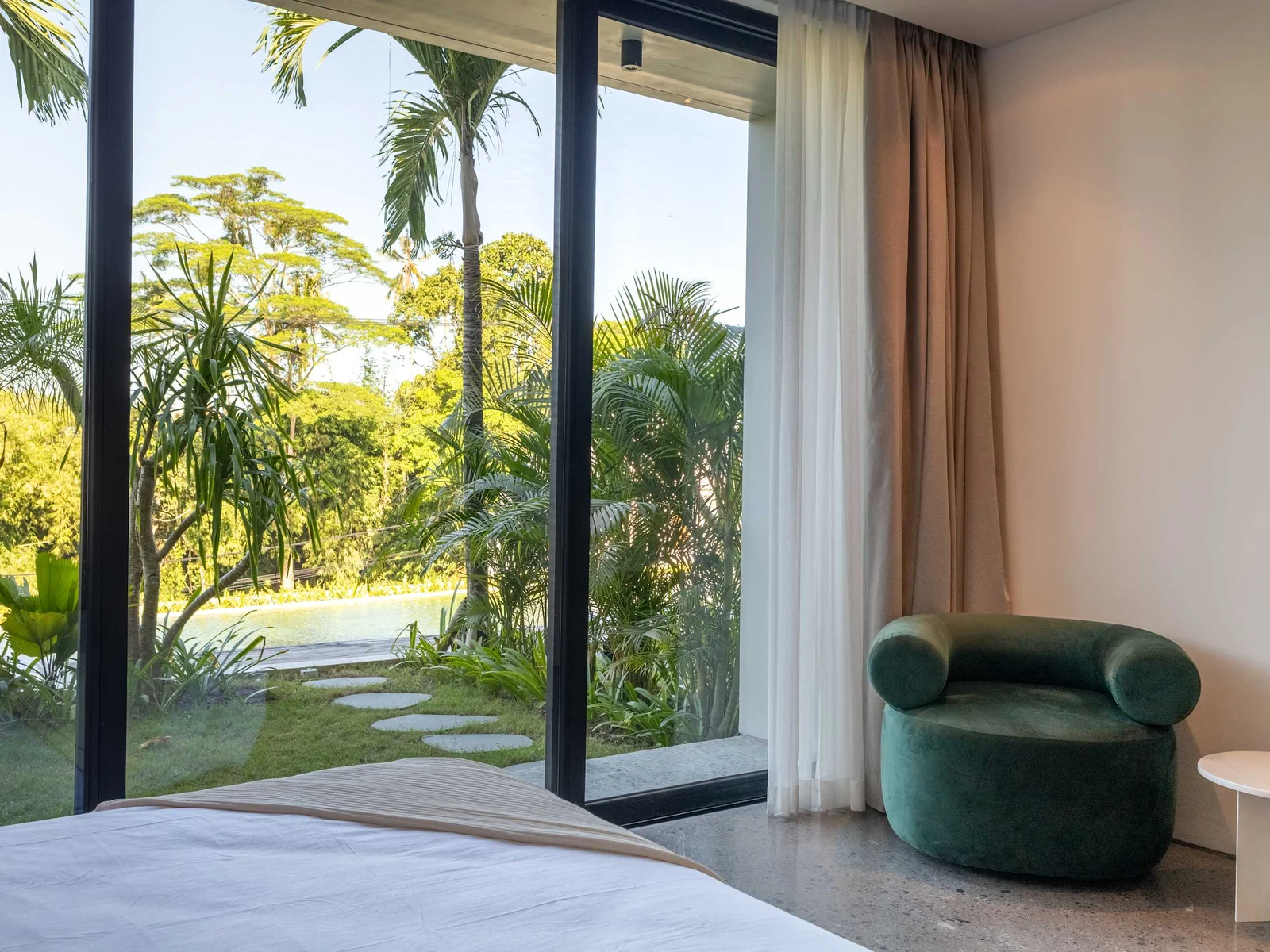 Ecoverse Studio T2 Pool View