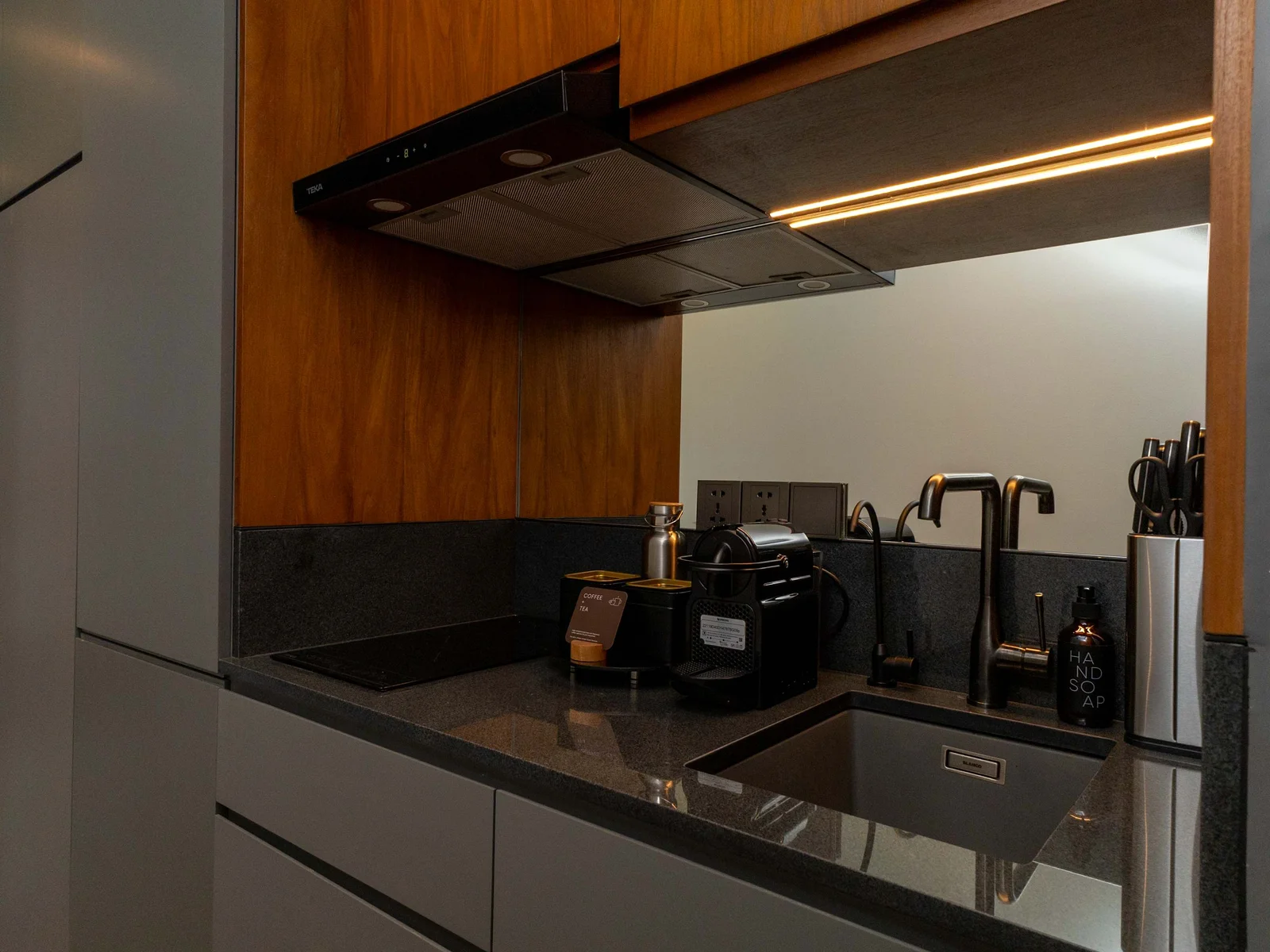 Ecoverse Studio T1